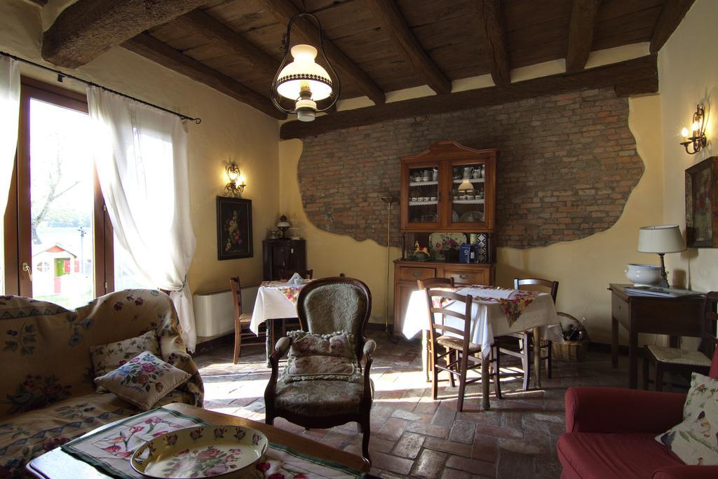 Agriturismo La Cascinetta ปิเอเวดิเชนโต ภายนอก รูปภาพ