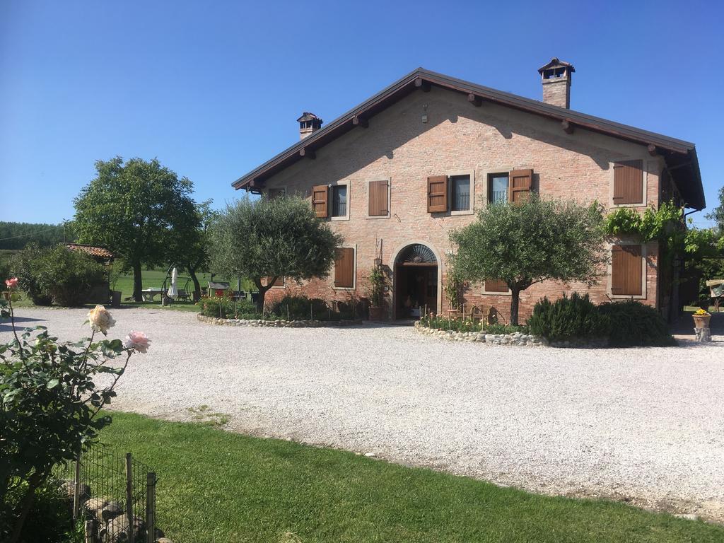 Agriturismo La Cascinetta ปิเอเวดิเชนโต ภายนอก รูปภาพ
