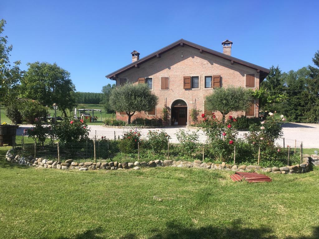 Agriturismo La Cascinetta ปิเอเวดิเชนโต ภายนอก รูปภาพ