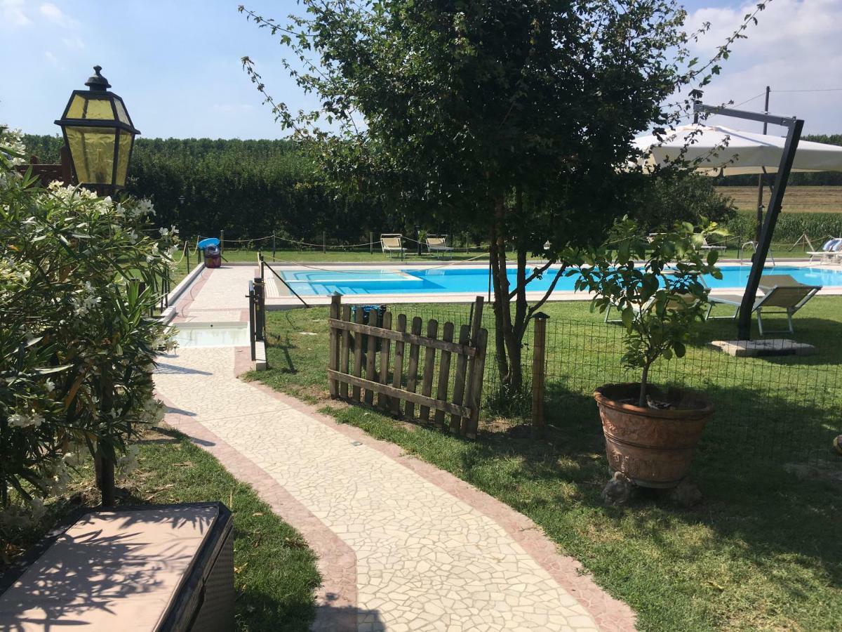 Agriturismo La Cascinetta ปิเอเวดิเชนโต ภายนอก รูปภาพ
