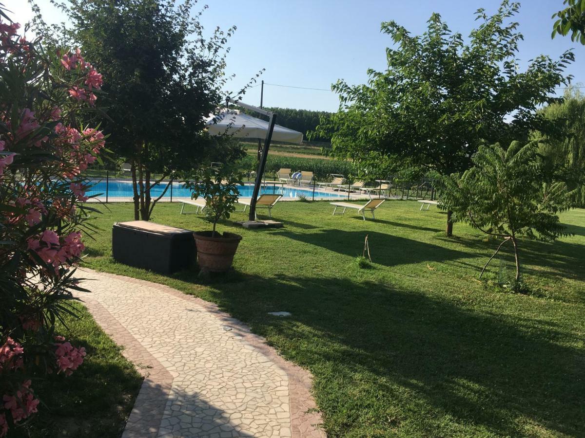 Agriturismo La Cascinetta ปิเอเวดิเชนโต ภายนอก รูปภาพ